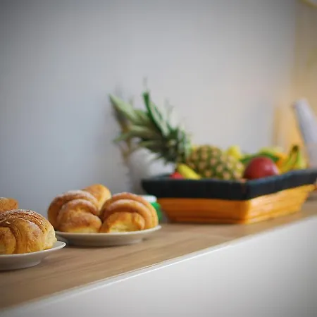 Alojamento de Acomodação e Pequeno-almoço Civico 12 *